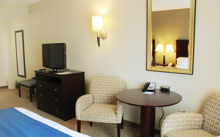 Holiday Inn Express & Suites Malone By IHG