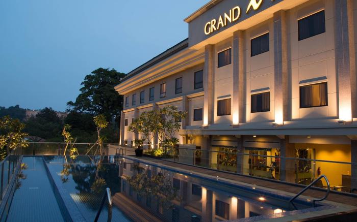 I Hotel Batam