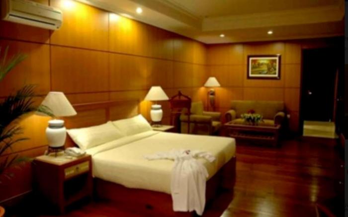 Royal Senyiur Hotel