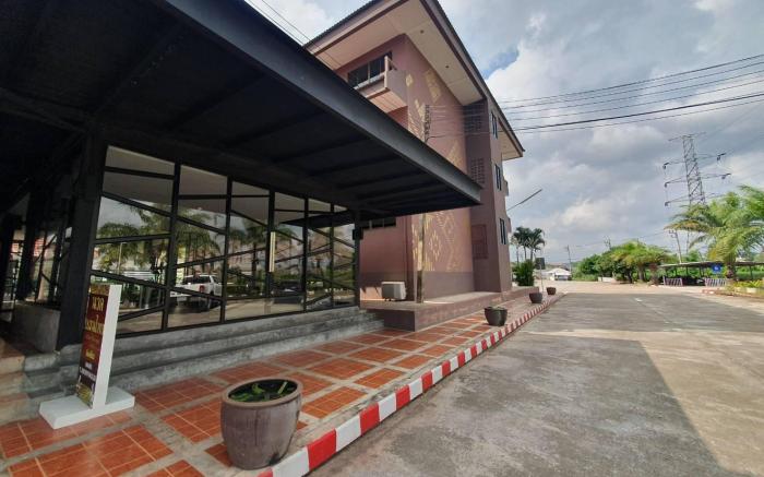 Bunjongburi Hotel