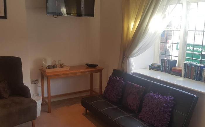 Huckleberrys Bar and Grill