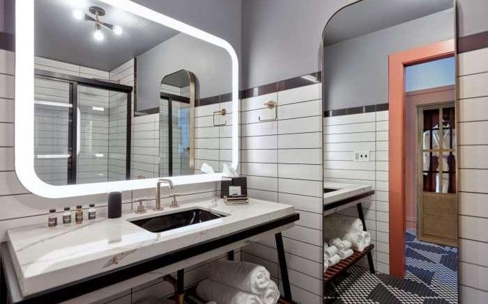 THE CHICAGO HOTEL COLLECTION WRIGLEYVILLE