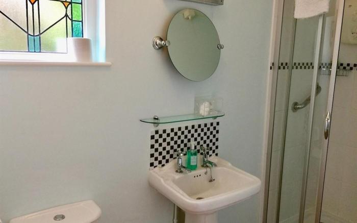 Derrin Guest House