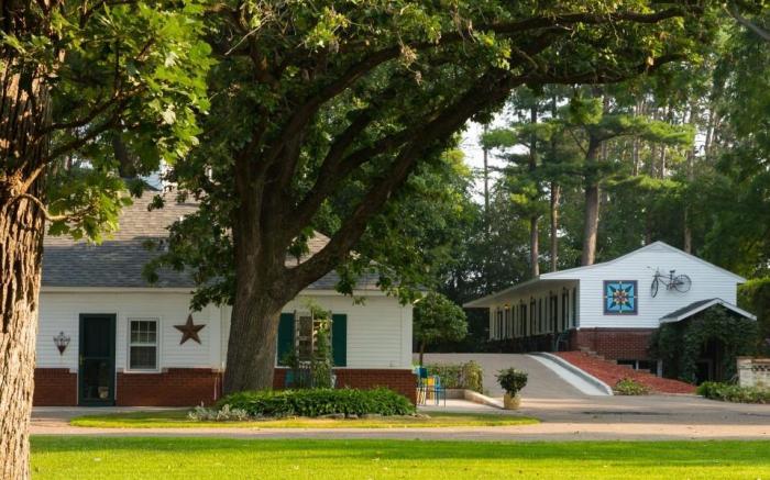 Oak Park Inn