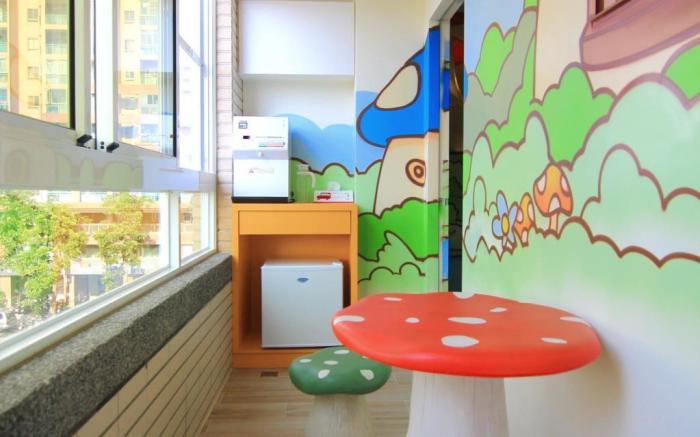 歡樂巴士溜滑梯親子主題民宿