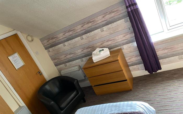Coasters Hotel & Apartments