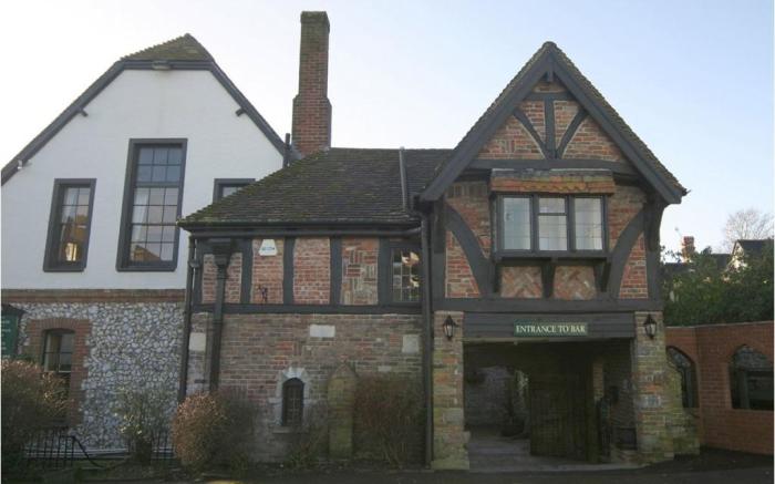 Village House Coaching Inn