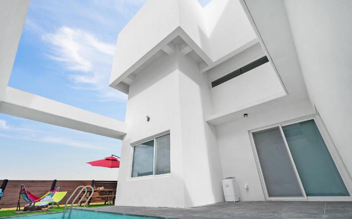 The jinhyeon pool villa