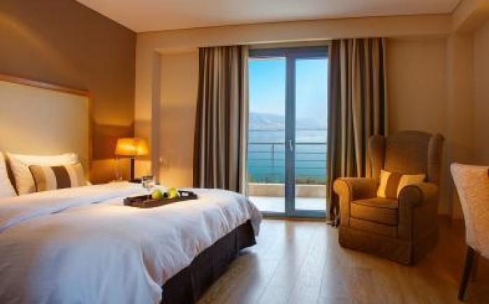 Limneon Resort & Spa