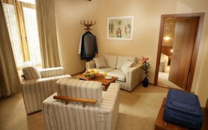 Uniqato Hotel