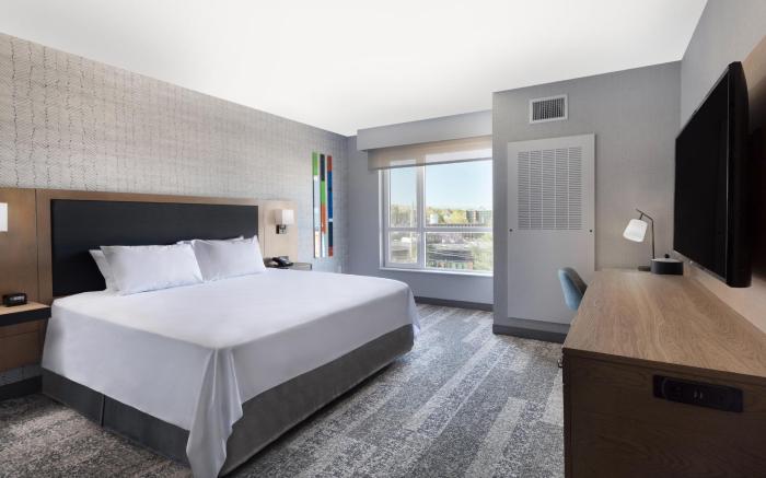 Hampton Inn & Suites Watertown Boston, MA