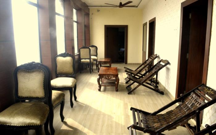Dwivedi Hotels Sri Omkar Palace