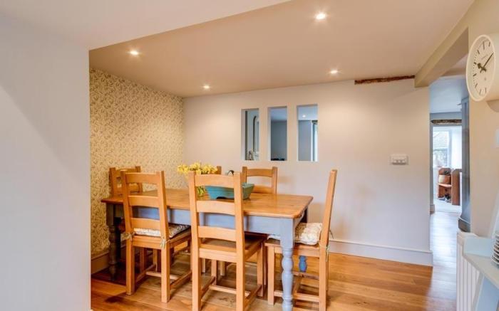 Cotswold Cottage Gems - Woodbine Cottage