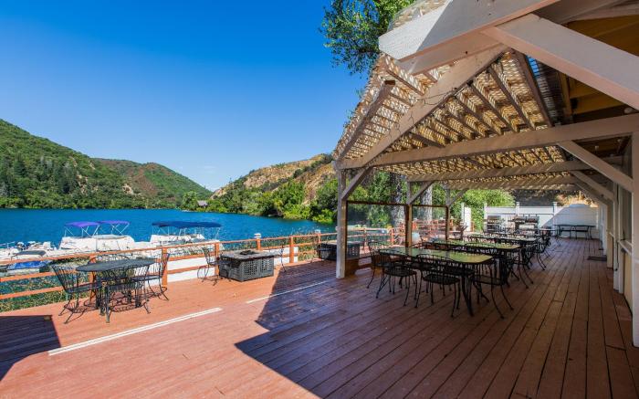 The Lodge at Blue Lakes Upper Lake