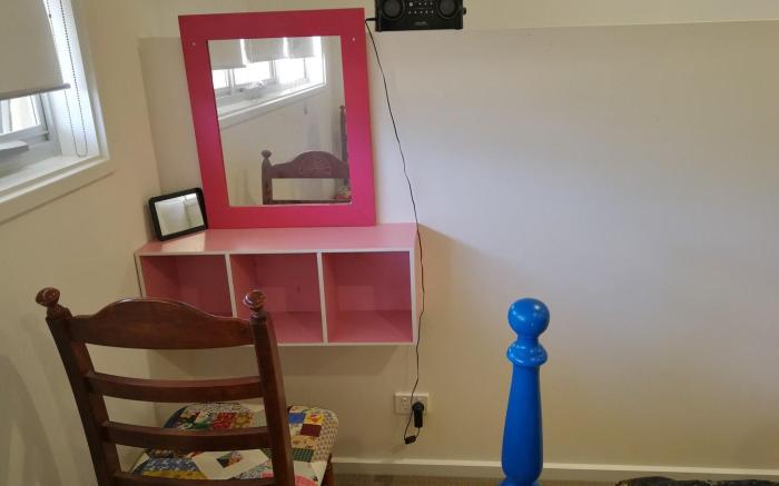 Gawler Townhouse 1 Bedroom John Lennon Room