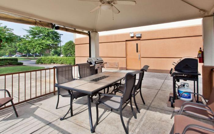 Sonesta Simply Suites Birmingham Hoover 