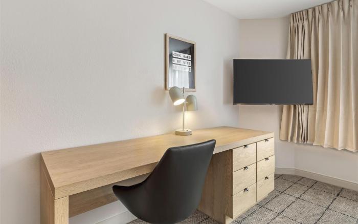 Sonesta Simply Suites Boston Burlington