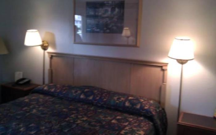 Value Lodge - Gainesville