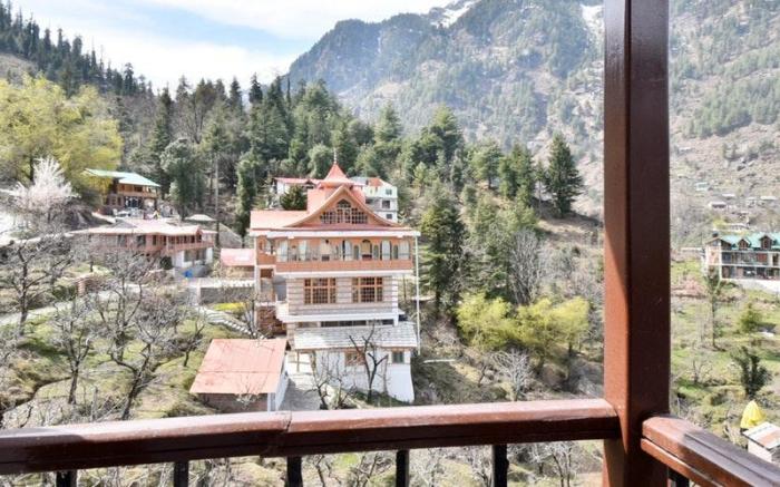 Hotel Snowcrests Manor