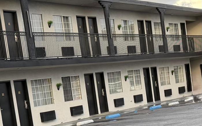 American Inn & Suites LAX Airport