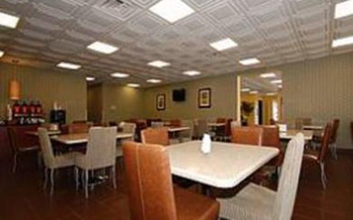 Quality Inn & Suites Charleston