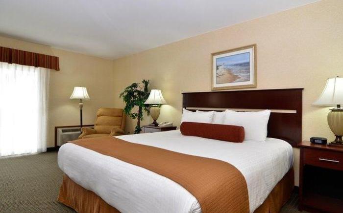 Best Western Plus Landmark Inn