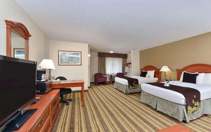 AmericInn by Wyndham La Crosse Riverfront-Conference Center