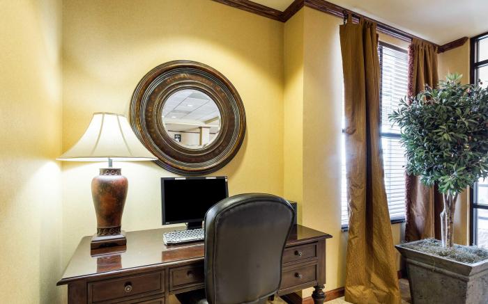 Comfort Inn & Suites