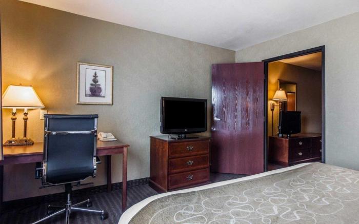 Comfort Suites at Par 4 Resort