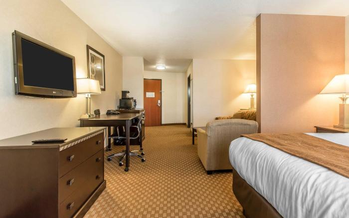 Comfort Suites Hopkinsville near Fort Campbell