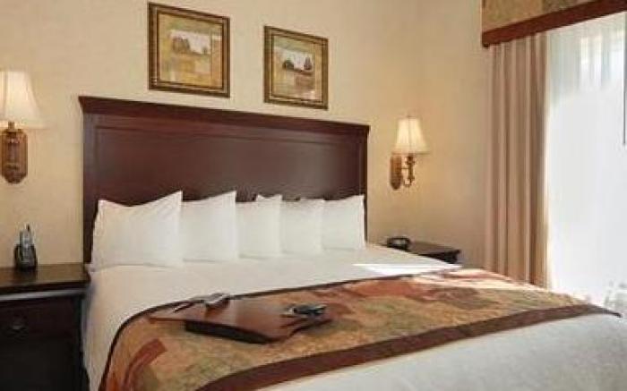 Comfort Suites University Drive