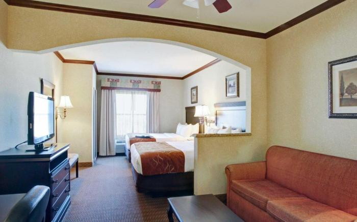 Comfort Suites University Drive