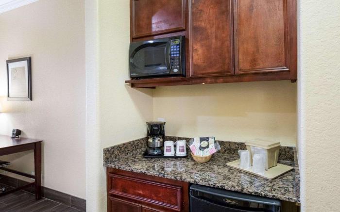 Comfort Suites Baytown I - 10