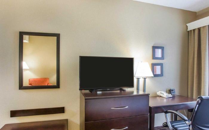 Comfort Suites