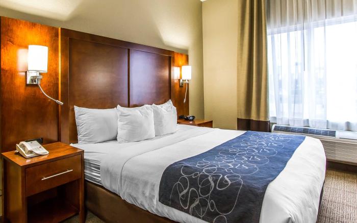 Comfort Suites