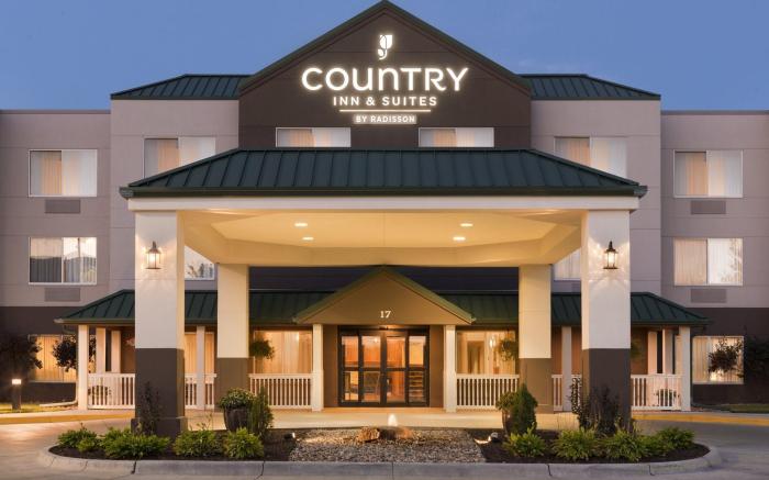 Country Inn & Suites by Radisson, Council Bluffs, IA