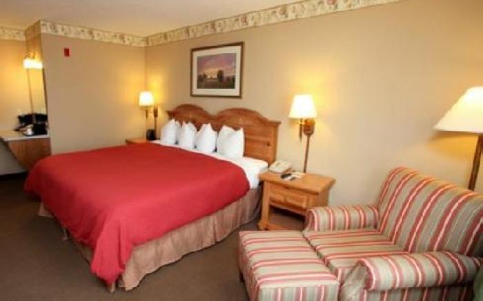 Country Inn & Suites by Radisson, Waterloo, IA