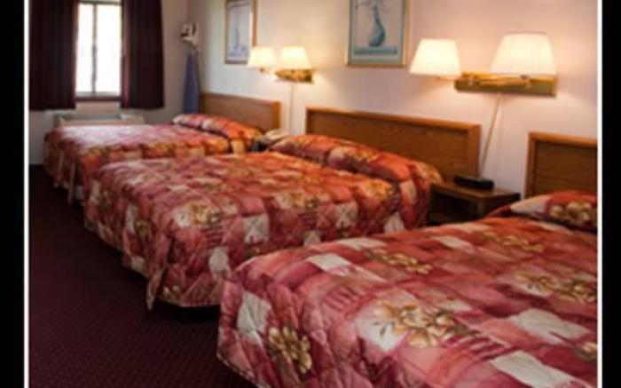 Eastbrook Inn