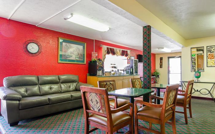 Econo Lodge Lansing - Leavenworth