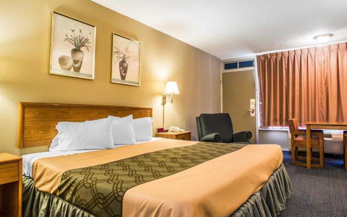 Econo Lodge near Missouri University of Science and Technology