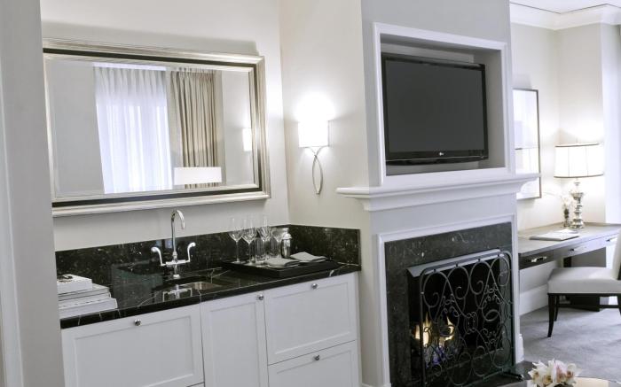 Waldorf Astoria Chicago