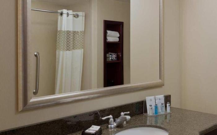 Hampton Inn & Suites by Hilton Syracuse Dewitt