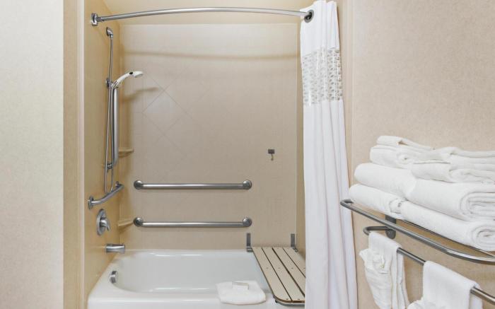 Hampton Inn & Suites Oakland Airport - Alameda