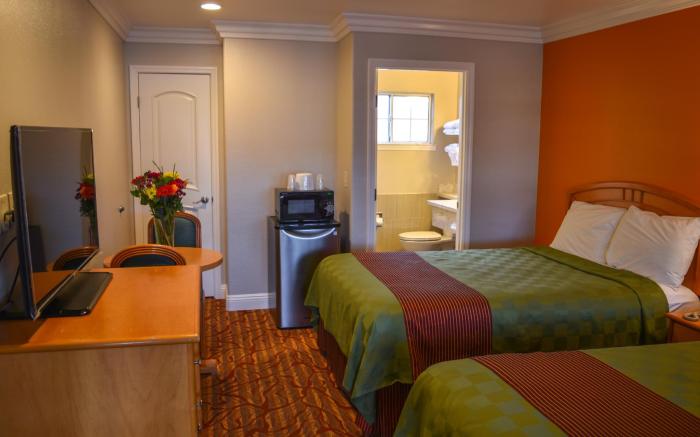 Padre Oaks Inn