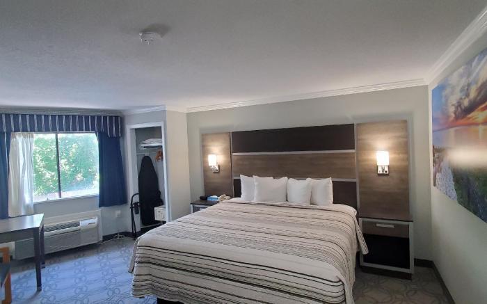 Ambassador Inn & Suites
