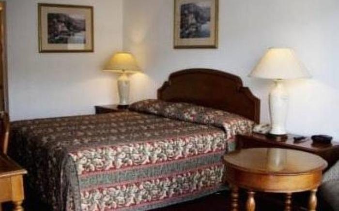 Houston Inn and Suites