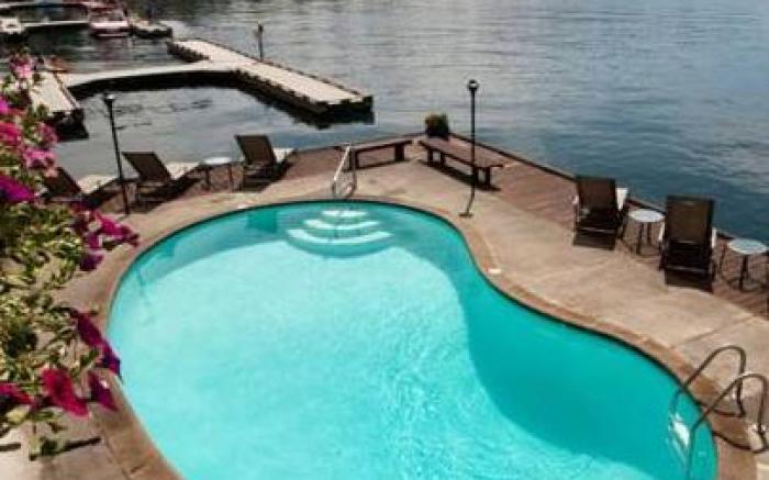 Lakeshore Inn