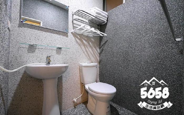 JJ Quad room 6