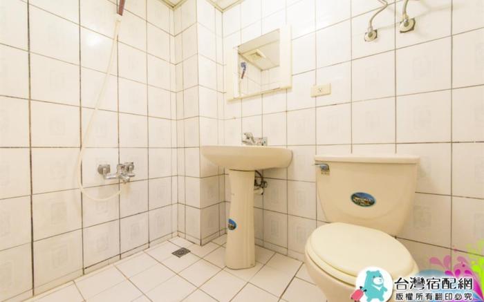 JJ House 6 Pax Room 3