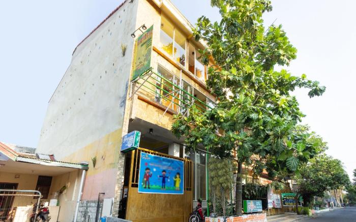 OYO 3727 Homestay Gayatri Sawojajar